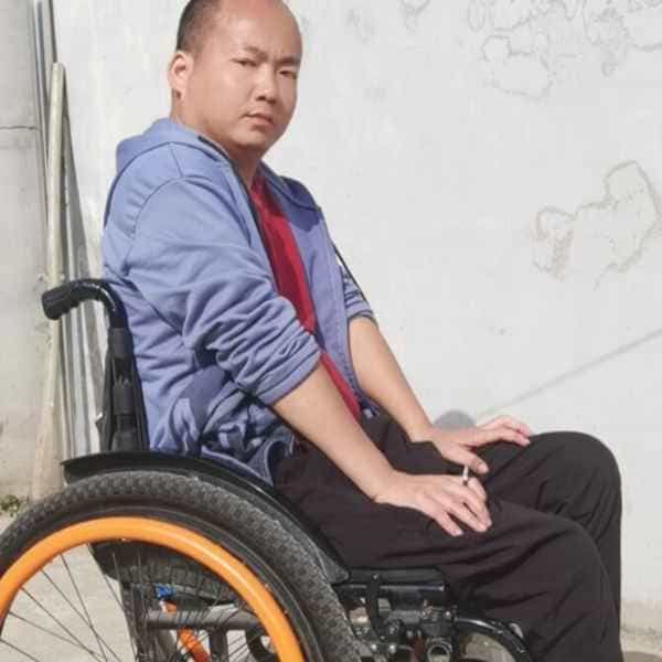 37岁岁陕西单身帅哥 - 乌鲁木齐吉缘网