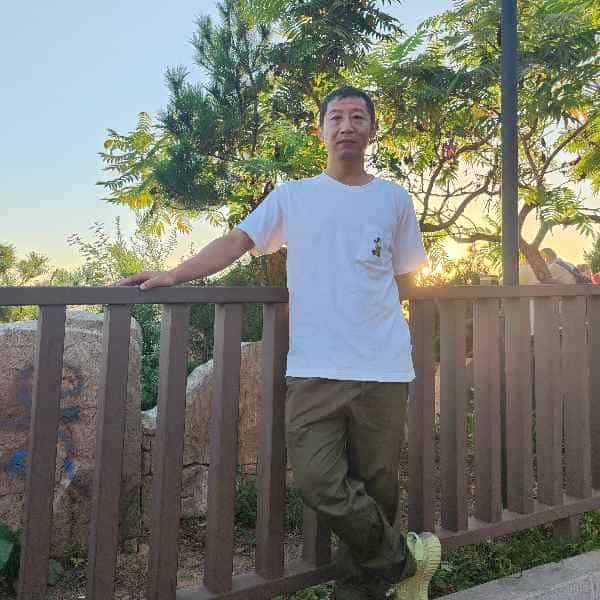 47岁岁辽宁单身帅哥 - 乌鲁木齐吉缘网