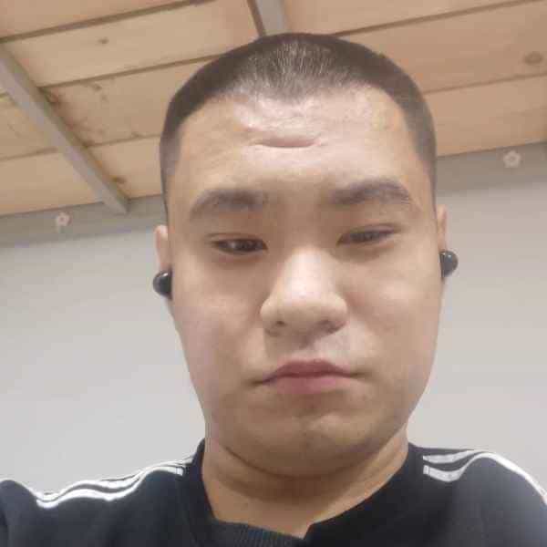 25岁岁山东单身帅哥 - 乌鲁木齐吉缘网
