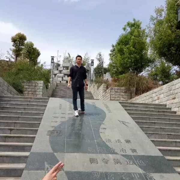 28岁岁陕西单身帅哥 - 乌鲁木齐吉缘网