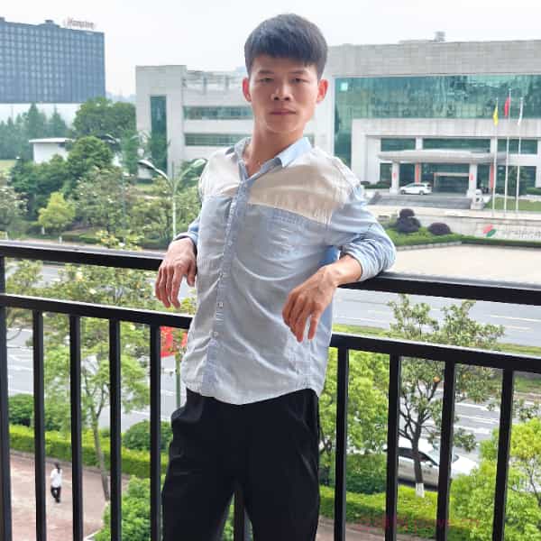 29岁岁湖南单身帅哥 - 乌鲁木齐吉缘网