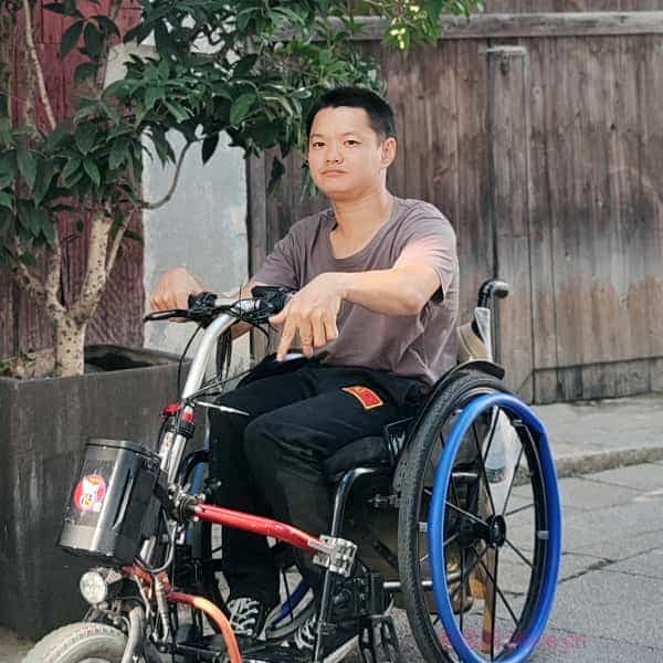 33岁岁湖北单身帅哥 - 乌鲁木齐吉缘网